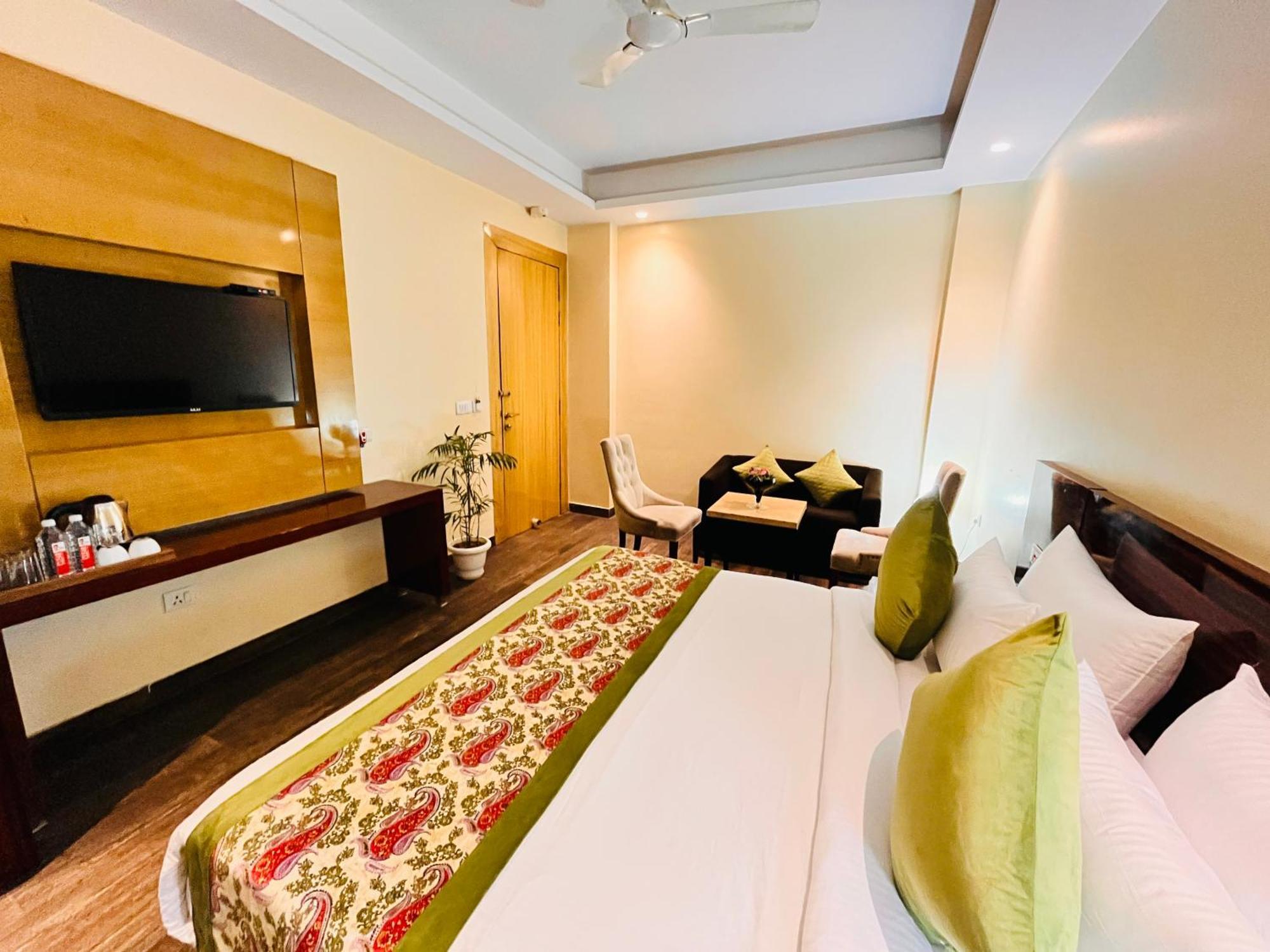 Hotel Banz Near Indira Gandhi Airport Delhi Nuova Delhi Esterno foto