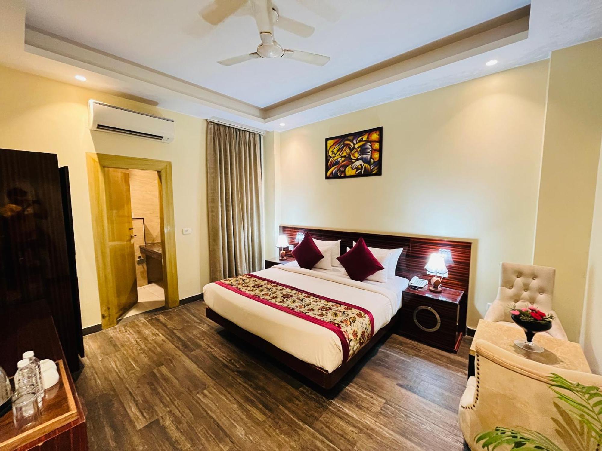 Hotel Banz Near Indira Gandhi Airport Delhi Nuova Delhi Esterno foto