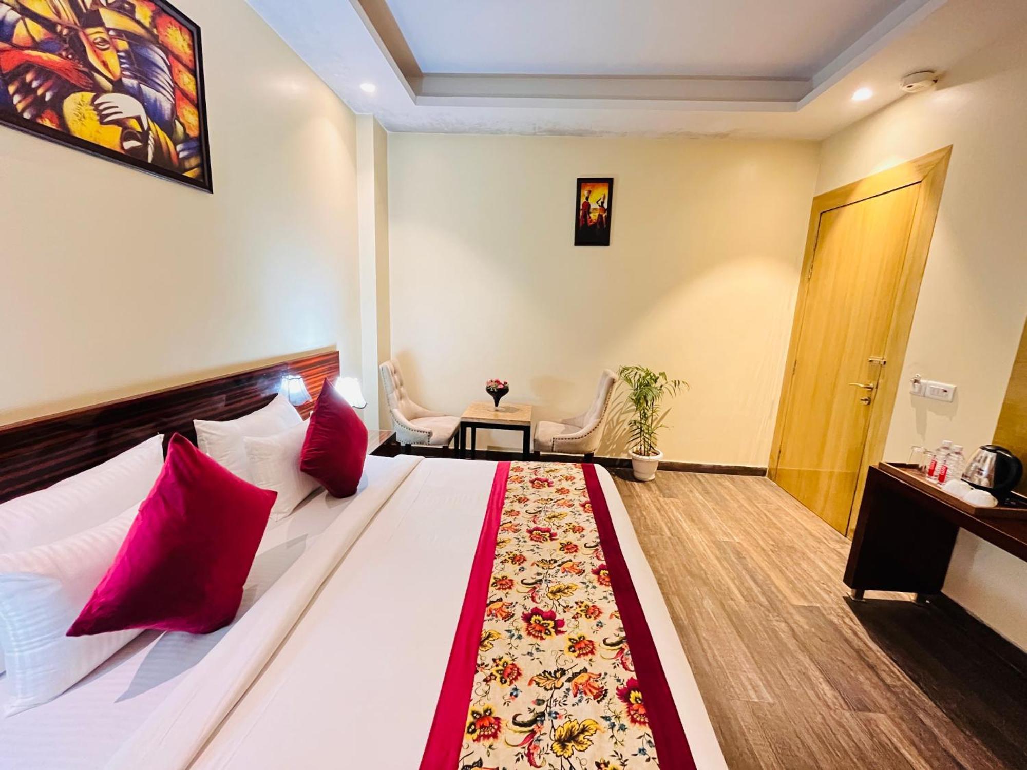 Hotel Banz Near Indira Gandhi Airport Delhi Nuova Delhi Esterno foto