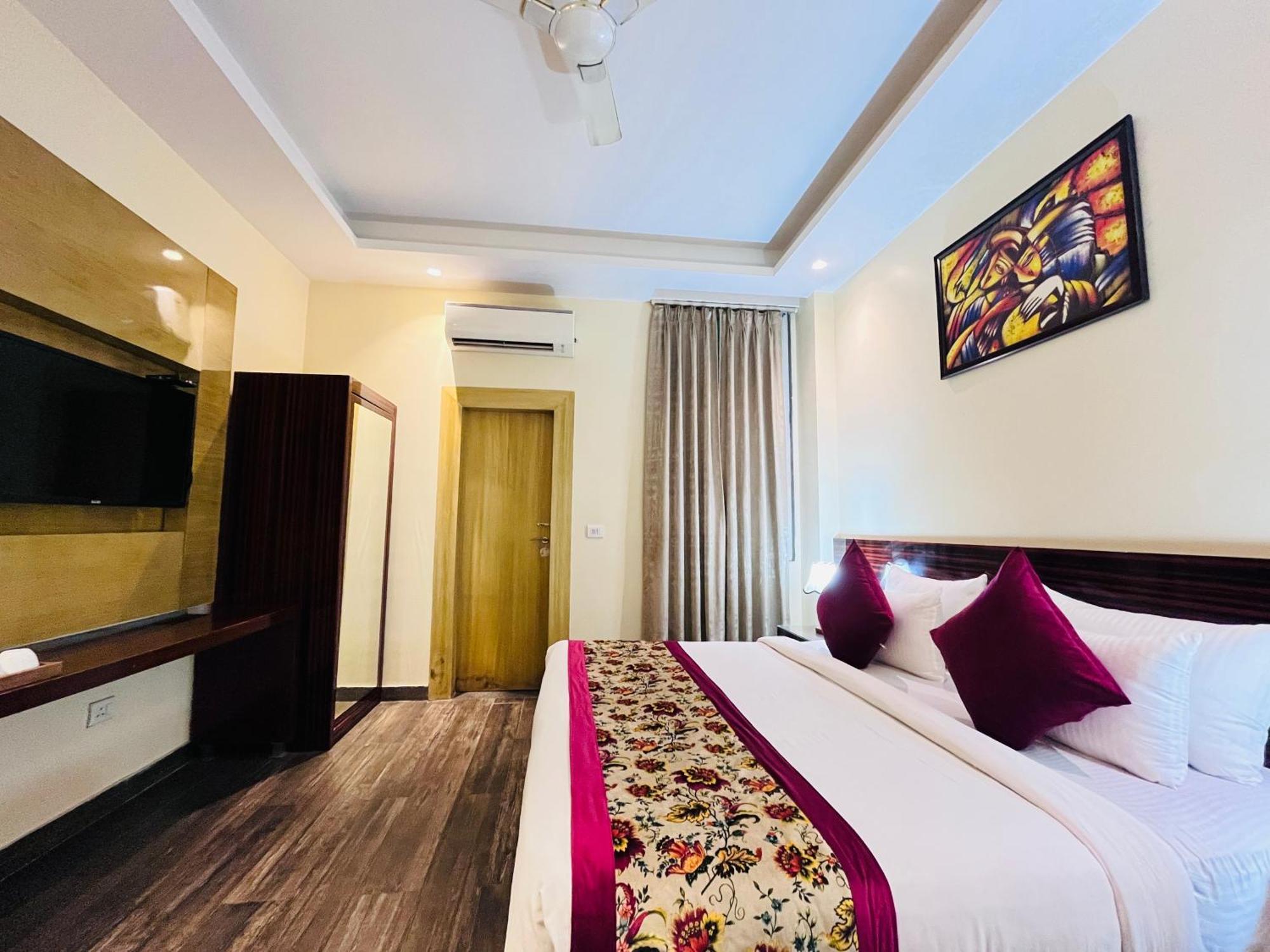 Hotel Banz Near Indira Gandhi Airport Delhi Nuova Delhi Esterno foto