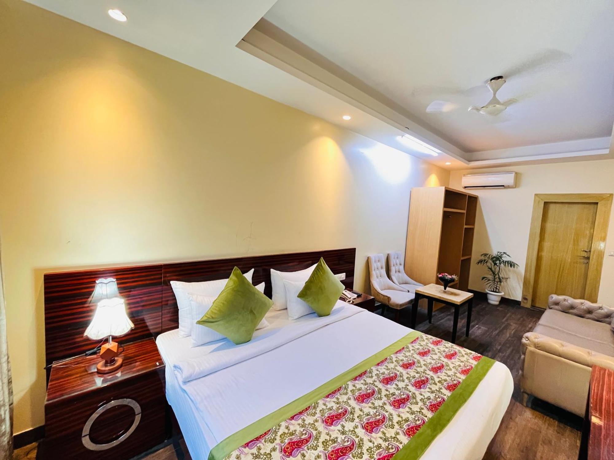 Hotel Banz Near Indira Gandhi Airport Delhi Nuova Delhi Esterno foto