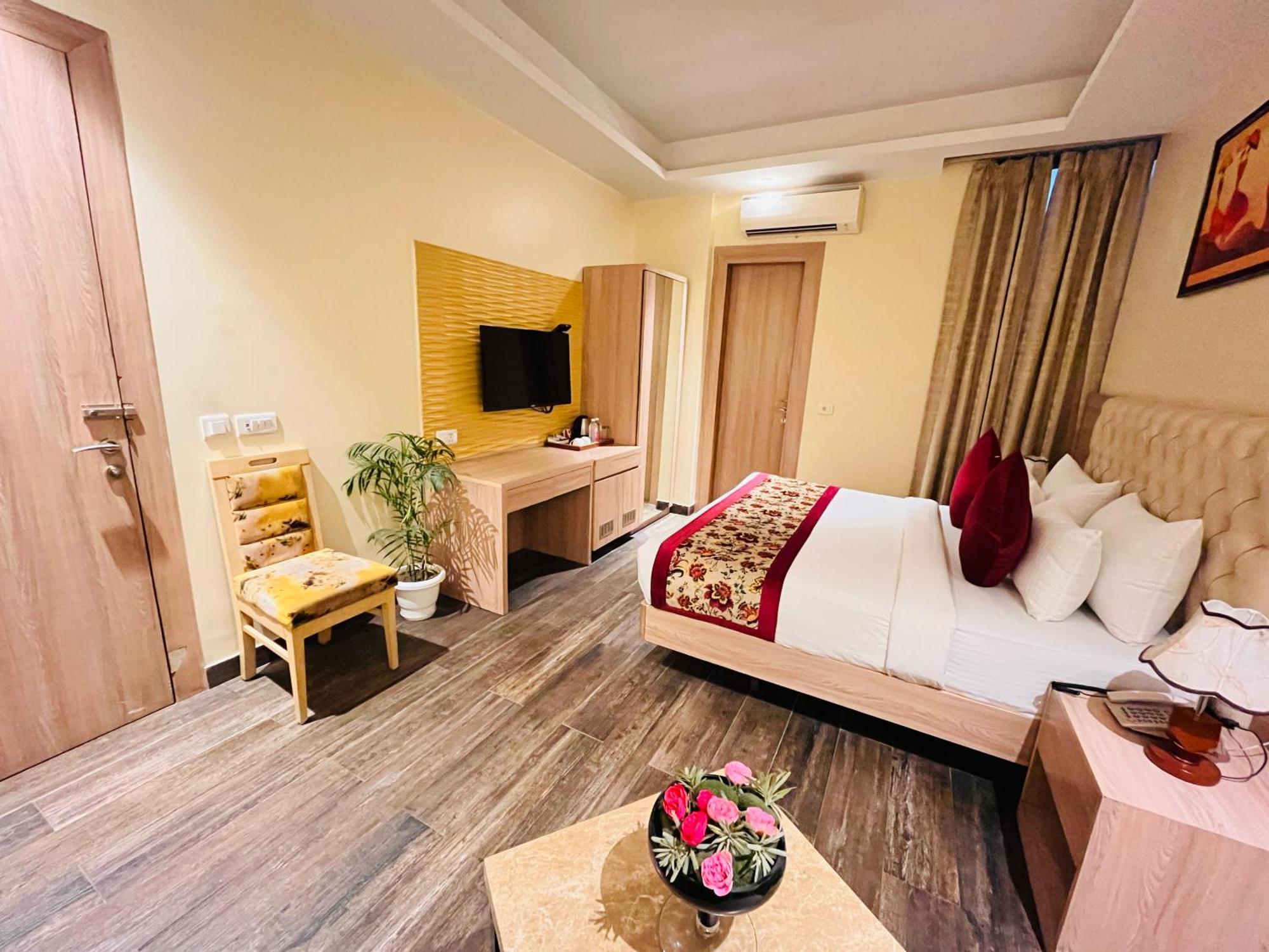 Hotel Banz Near Indira Gandhi Airport Delhi Nuova Delhi Esterno foto