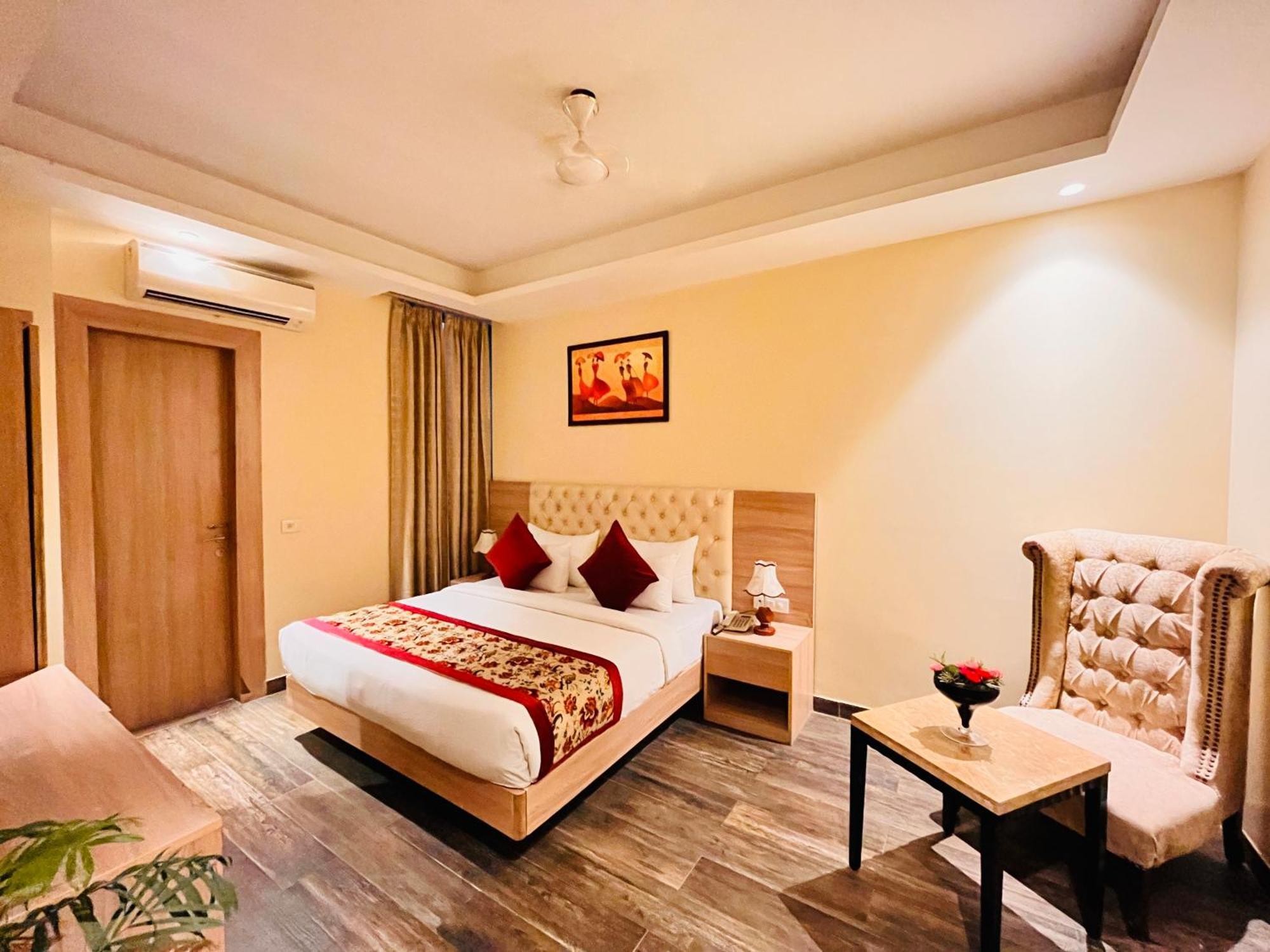 Hotel Banz Near Indira Gandhi Airport Delhi Nuova Delhi Esterno foto