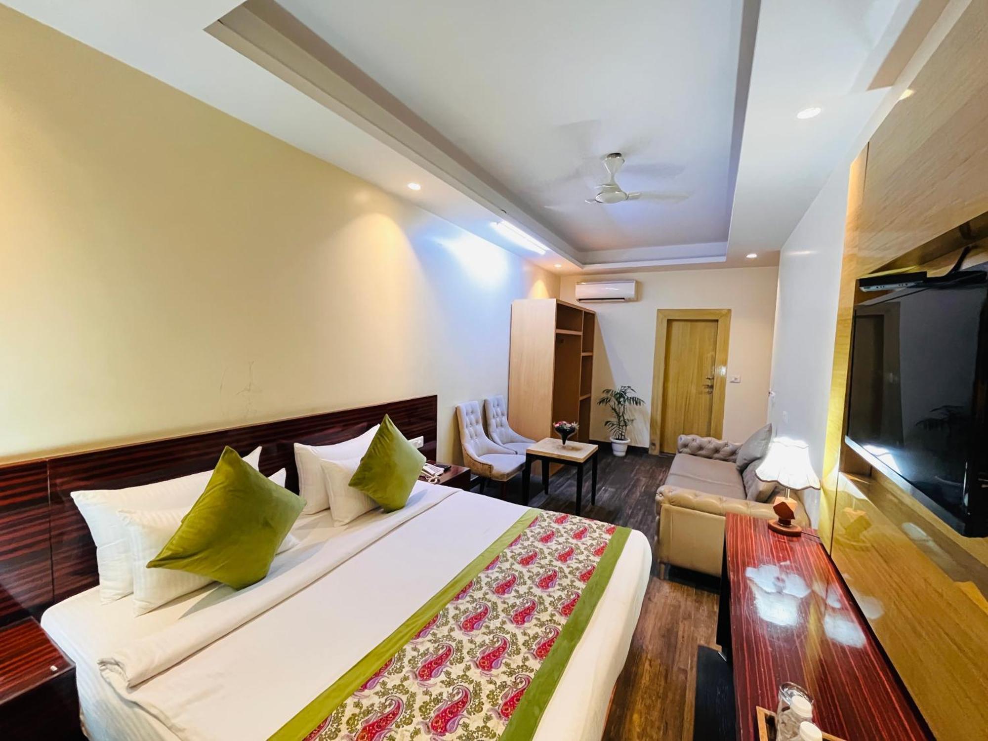 Hotel Banz Near Indira Gandhi Airport Delhi Nuova Delhi Esterno foto