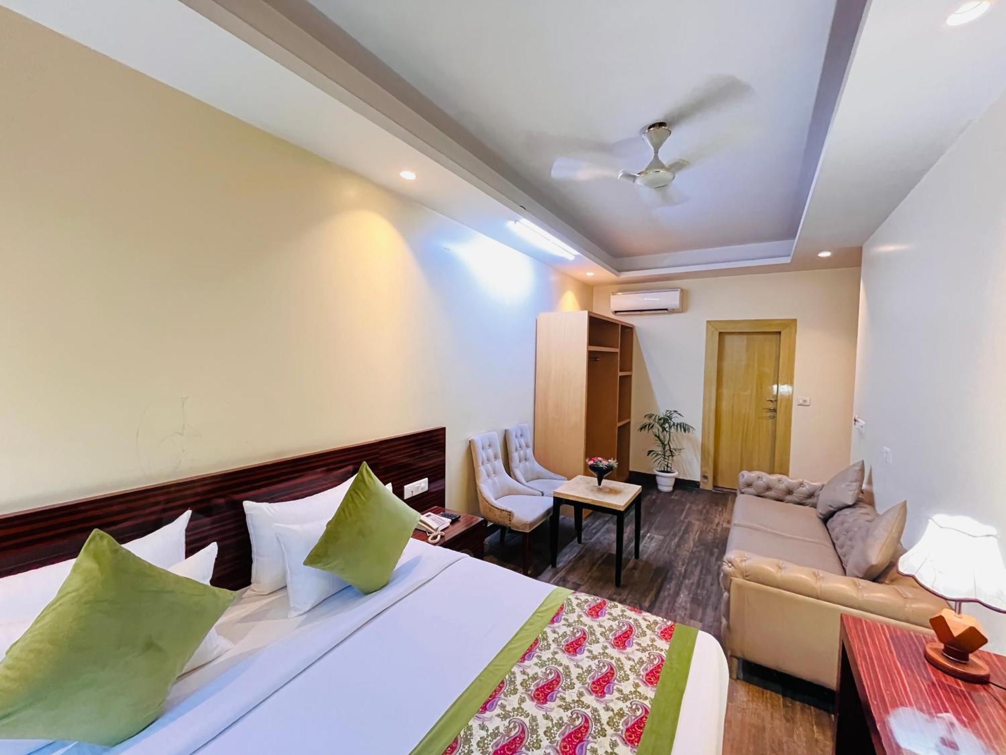 Hotel Banz Near Indira Gandhi Airport Delhi Nuova Delhi Esterno foto