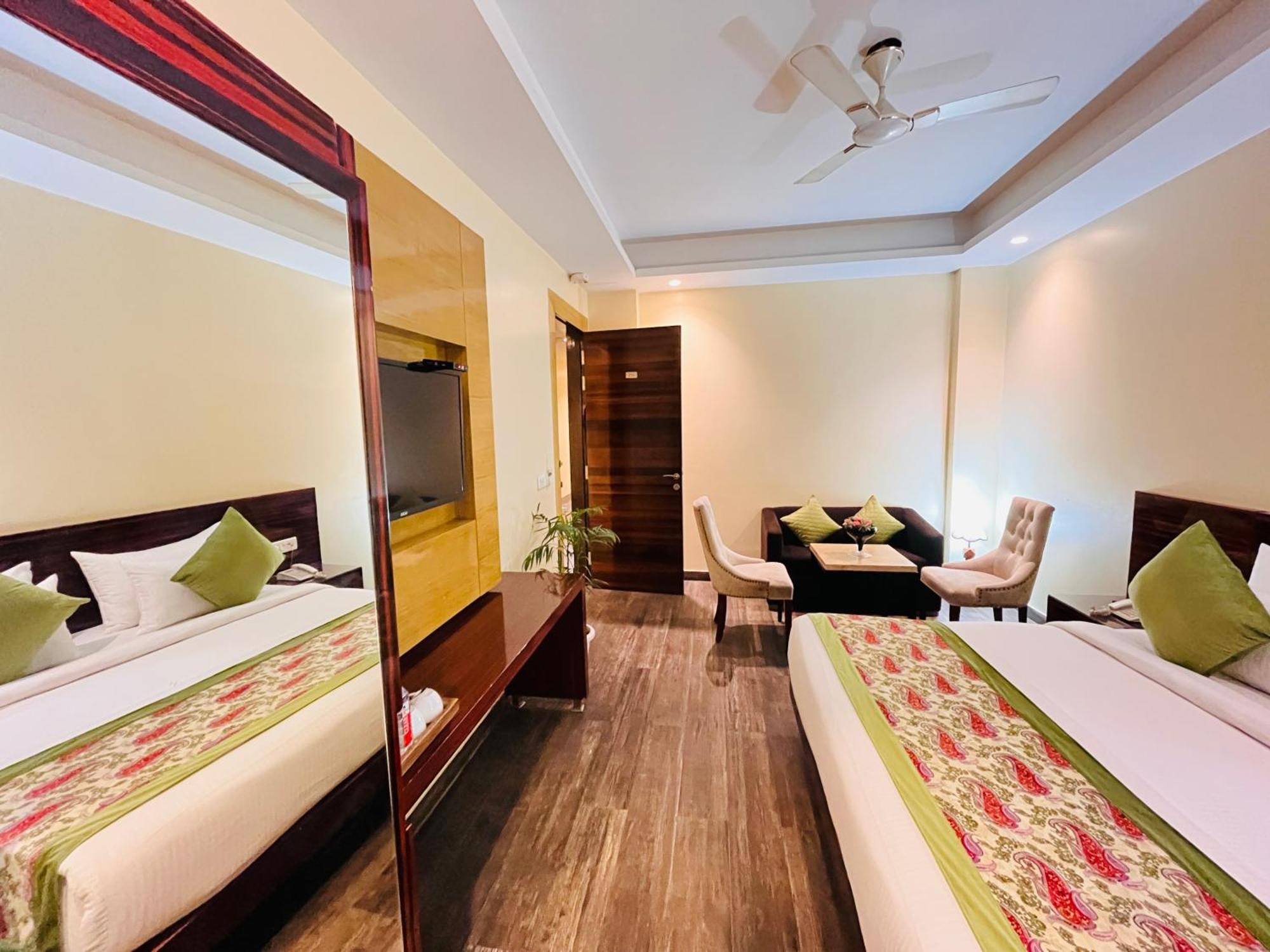 Hotel Banz Near Indira Gandhi Airport Delhi Nuova Delhi Esterno foto