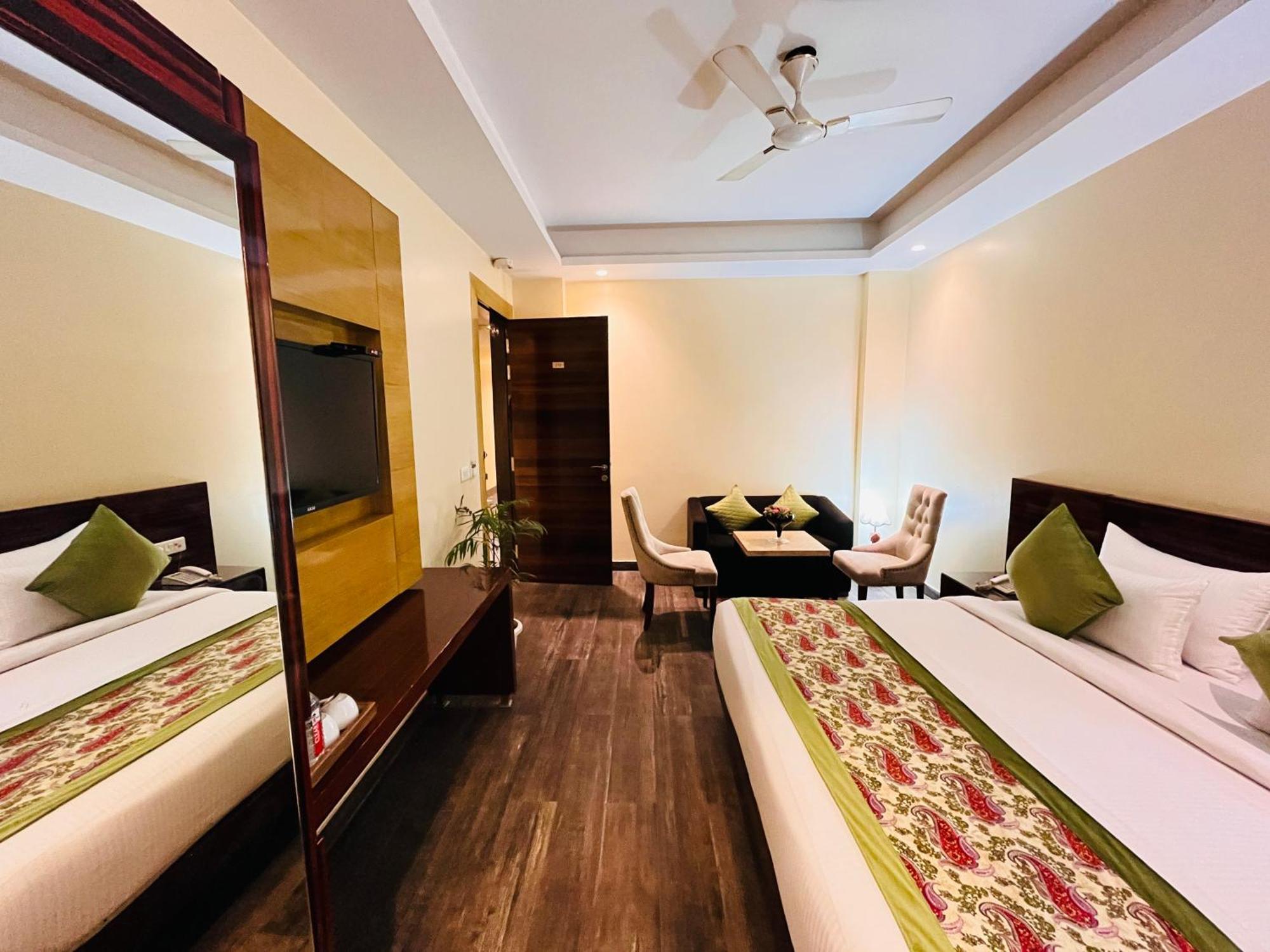 Hotel Banz Near Indira Gandhi Airport Delhi Nuova Delhi Esterno foto