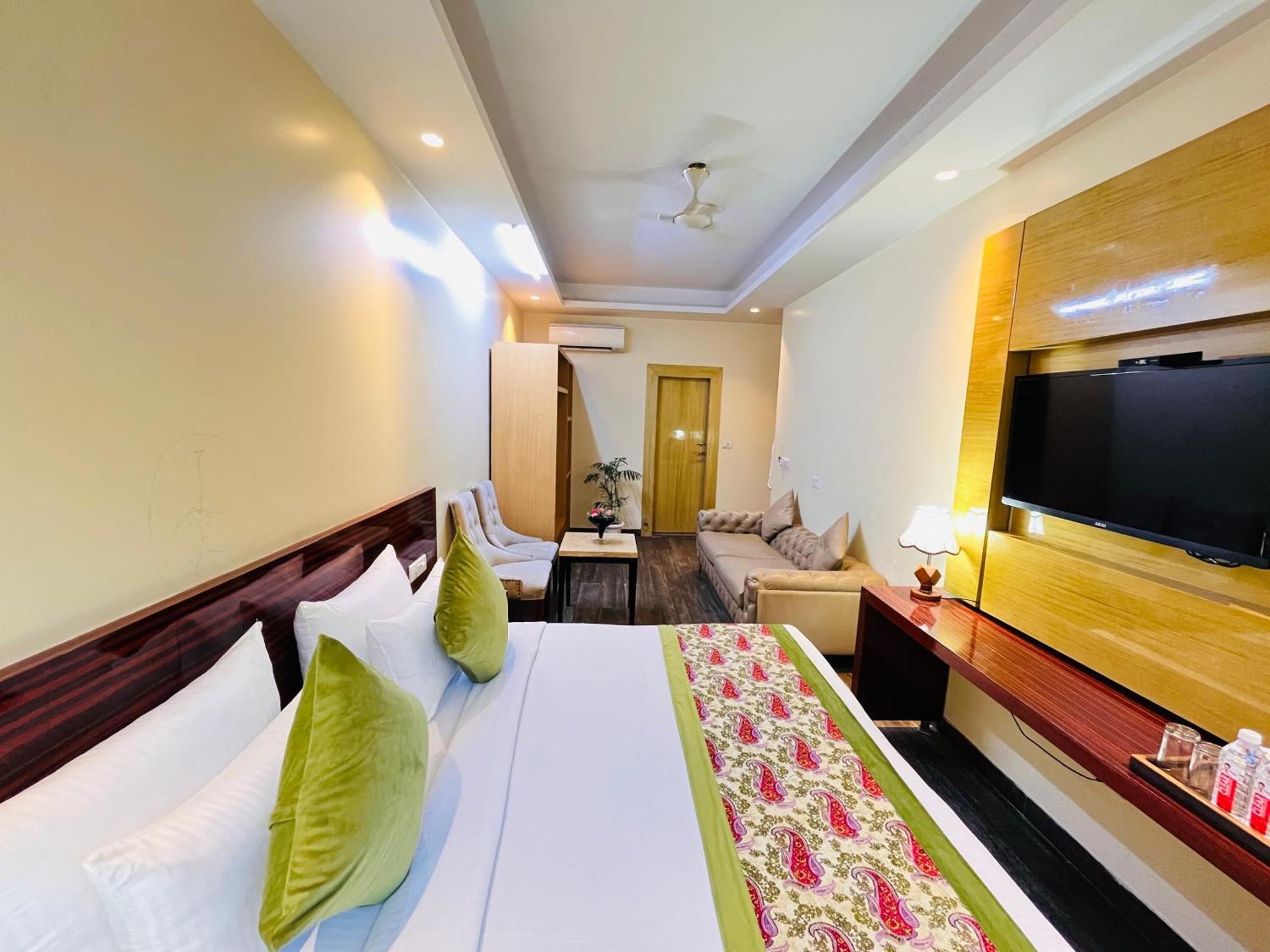Hotel Banz Near Indira Gandhi Airport Delhi Nuova Delhi Esterno foto