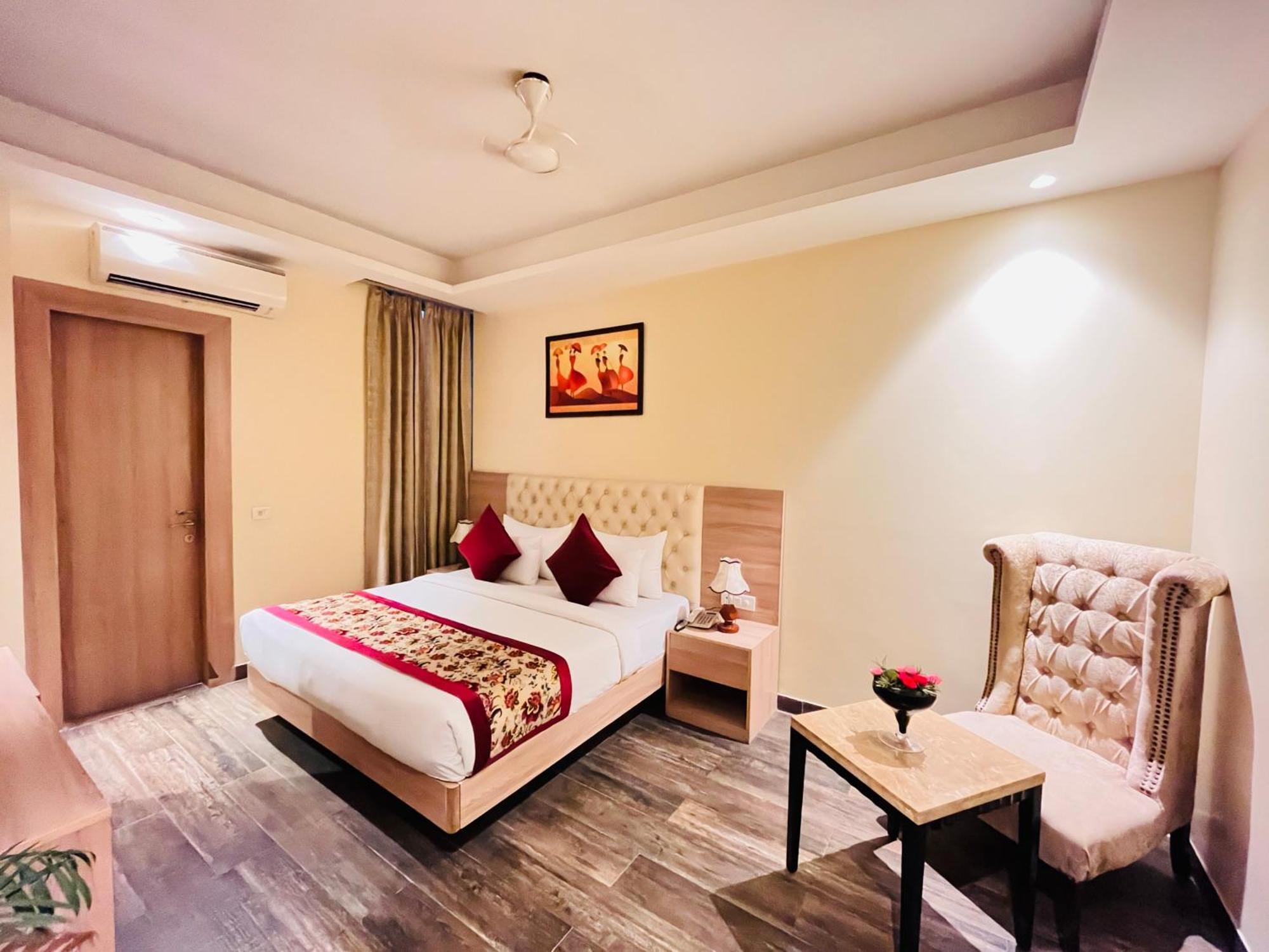 Hotel Banz Near Indira Gandhi Airport Delhi Nuova Delhi Esterno foto