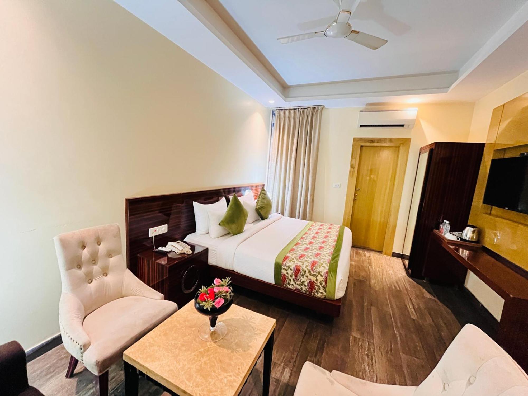 Hotel Banz Near Indira Gandhi Airport Delhi Nuova Delhi Esterno foto