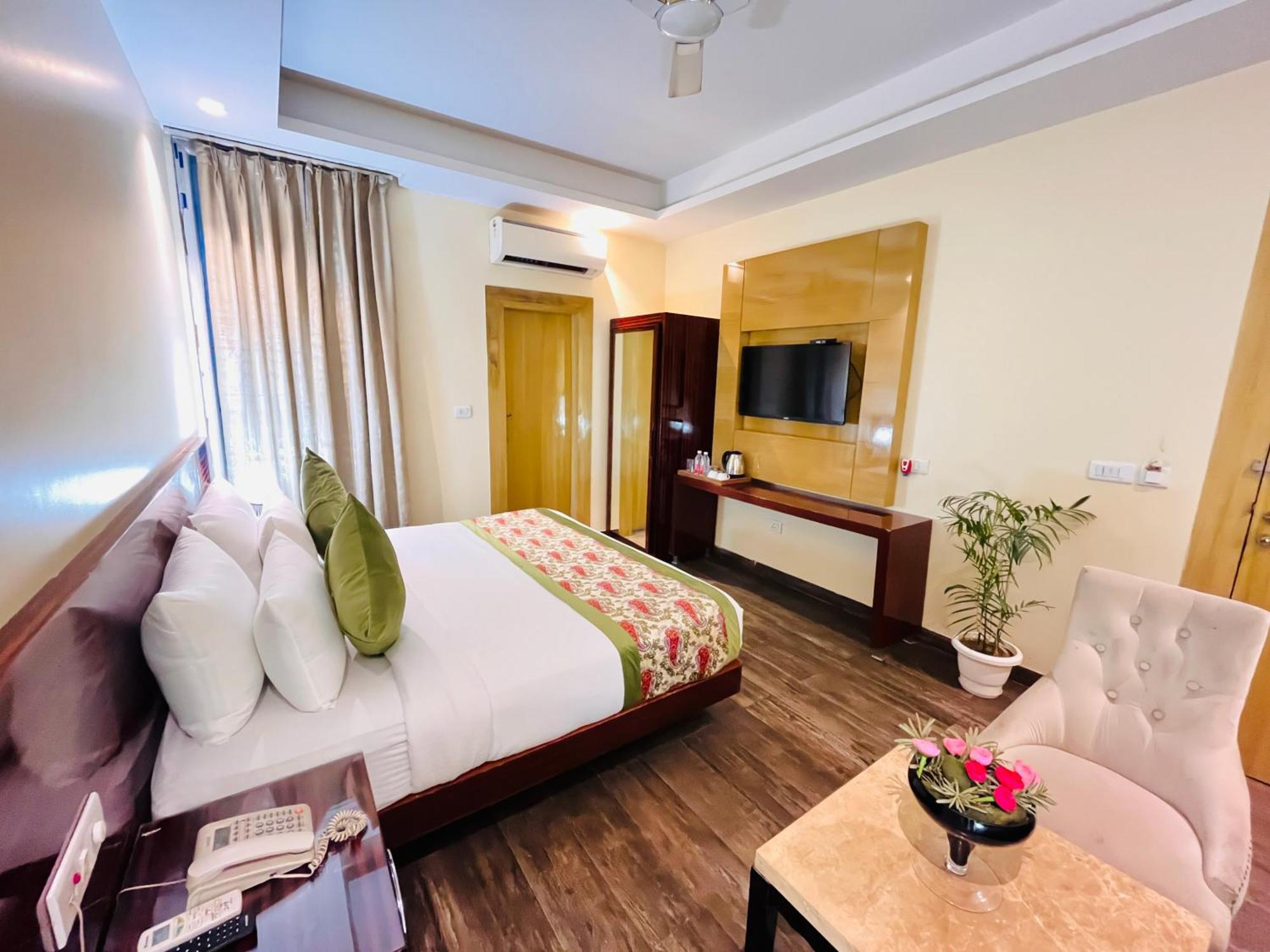 Hotel Banz Near Indira Gandhi Airport Delhi Nuova Delhi Esterno foto