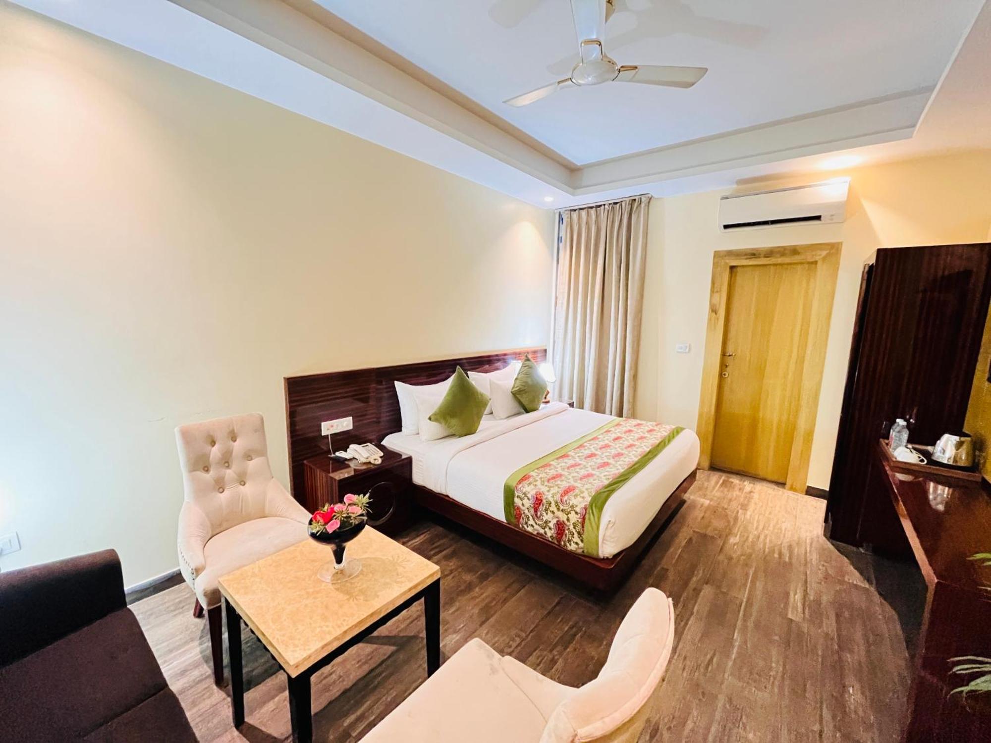 Hotel Banz Near Indira Gandhi Airport Delhi Nuova Delhi Esterno foto